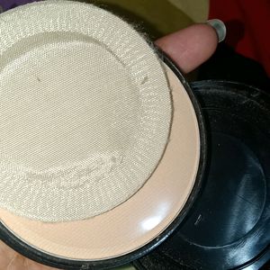 Huda Beauty Compact Powder