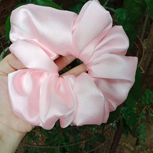 Large Fluffy Babypink Scrunchies 💓