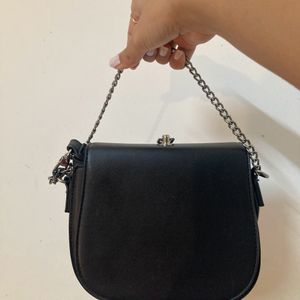 HM Casual Black Slingbag