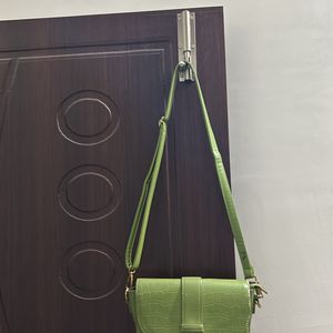 Leaf Green Sling Bag