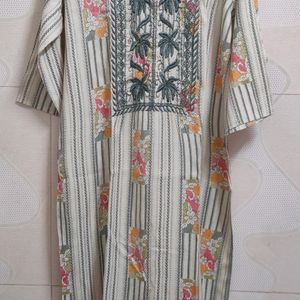 Kurta With Beautiful Embroidery On Neckpiece