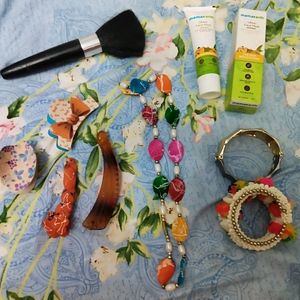 mala,2New Face Mask,Brush,Bracelet,NewPurse,Cluter