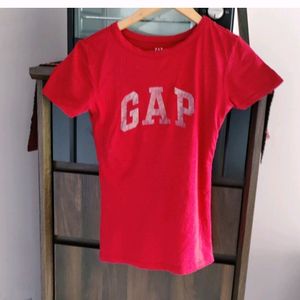 Gap Tshirt