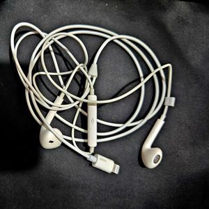 First copy of iphone wired earphones