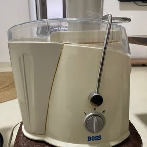 Boss Juicemaxx B607 400-Watt Juice Extractor (Off White)