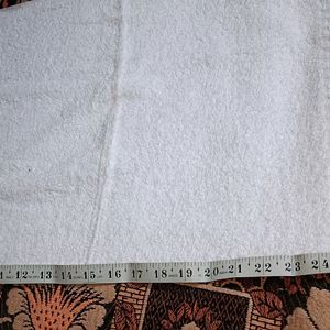 BRAND NEW HAND TOWEL WHITE / PURE COTTON