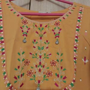 Neerus Women Floral.kurti On Sale