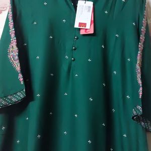 W Branded Kurta For Elegance And Beautify Look.