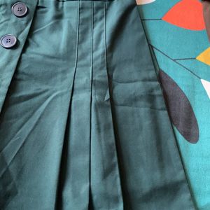 Women Solid Skorts Green Skirt