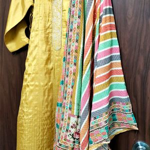 Mustard Yellow Kurta And Pants Set With Printed Du