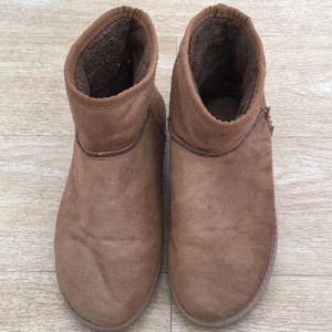 Preloved Ugg Liked Boots