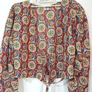 💥🆕️ Beautiful Printed Puff Sleeves Top