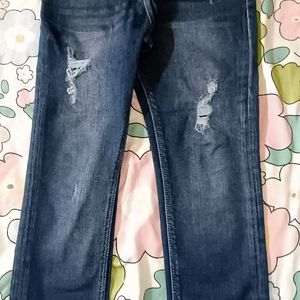 Girls jeans With Ragged Effect