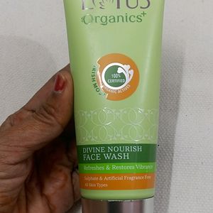 Lotus Organic Divine Nourish Face Wash