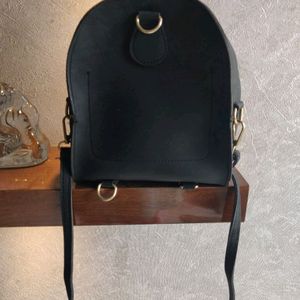 Multipurpose Black Slingbag