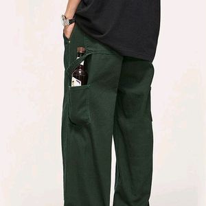 BERSHKA green cargo Pants 👖