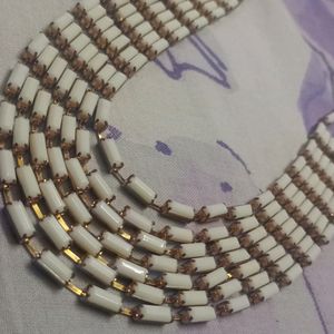 white Color Necklace With 7 Layer