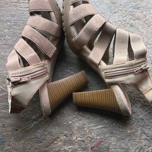 wedge sandals with zipper