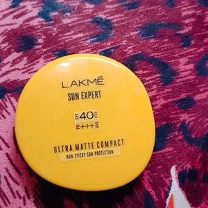 Lakme Ultra Matte Compact