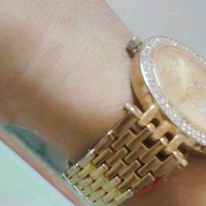 Roung Analog Watch For Women