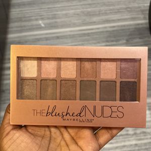 The Blushed Nudes Maybelline Eyeshadow