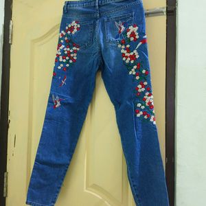 Trendyol Embroidered Jeans