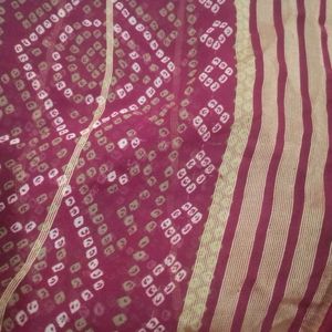 Maroon And Gray Bandhani Saree