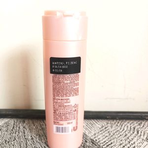 Lakme Peach Milk Face Moisturizer