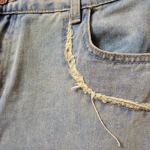 URBANIC YELLOW WASH DAMAGED JEANS with a freebie