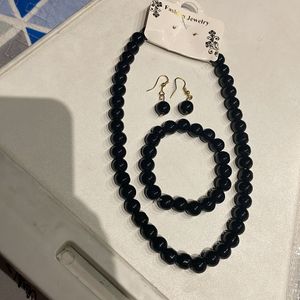 Black Beads Set