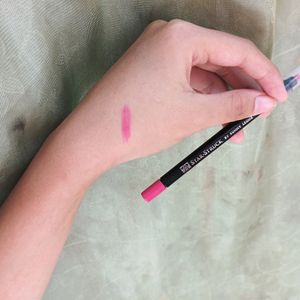 Star Struck By Sunny Leone Foxy Fuchsia Lip Liner