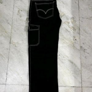 LEVIS 6 POCKET CARGO JEANS BLACK SIZE 32