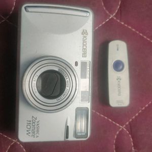 Yashica Zoomate110w Camera