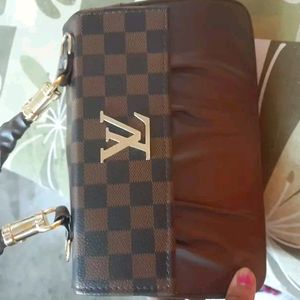 Lv Stylish New Sling Bag In Coffee Brown Color ☕️