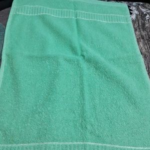 Cotton  Hand  Towel Combo Of 4(2 Medium,2small)