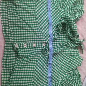 STYLE QUOTIENT CHECKED GREEN & WHITE CROP TOP