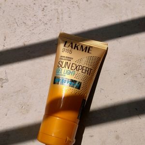 Lakme Gel Light Sunscreen,SPF50, PA+++