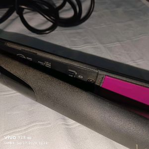 VEGA hair Straightener