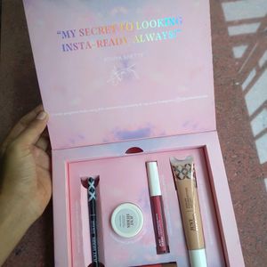 Just Herbs Makeup Kit