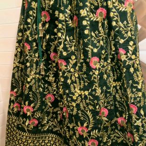 💚VELVET DARK GREEN LENHNGA CHOLI FULLY STICH