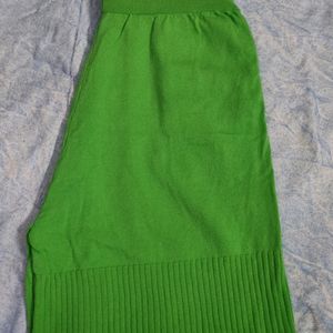 329Rs.Ribbed Green Shorts