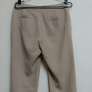 beige women capri pants