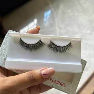 New Eyelashes Unused