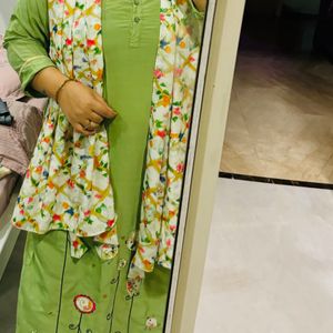 Kurti With Fancy Stole