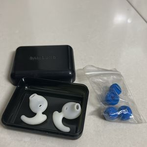 Samsung Earbuds White Qweezer And Earbud Tips