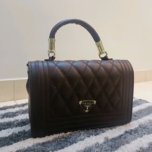 Prada Luxary Handbag 👜