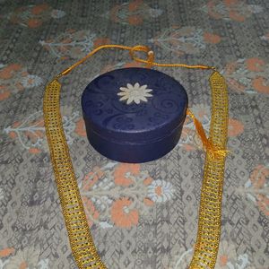 New Beautiful Golden Necklace Unused