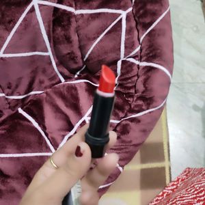 Elle 18 Color Pops Silk Lipstick- R02