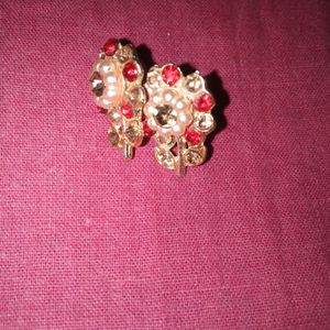 Brand New Adorable Flower Shaped earrings