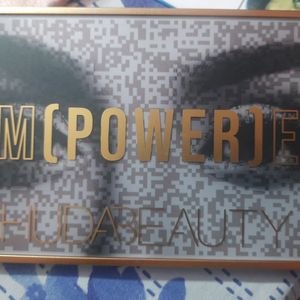 Huda Beauty Empowered Palette